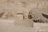 Гробницы высеченные в скале