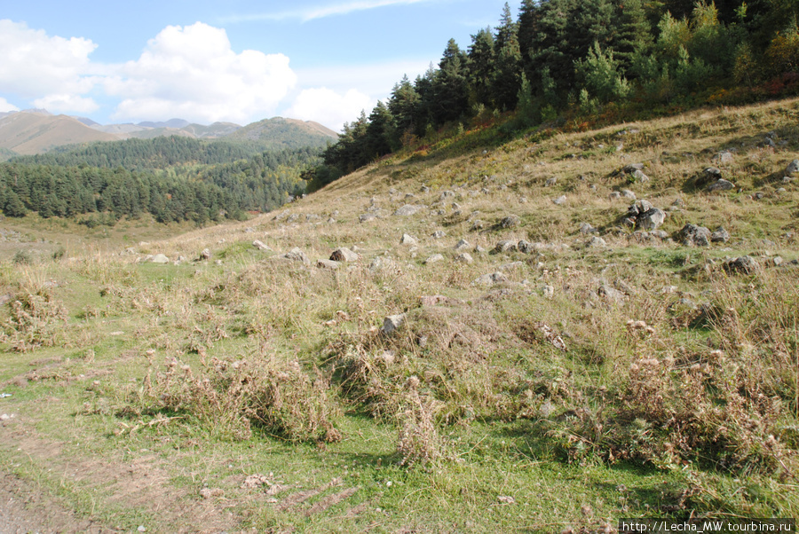 Царциатский холм около селения Едыс Урс-Туальское ущелье, Южная Осетия