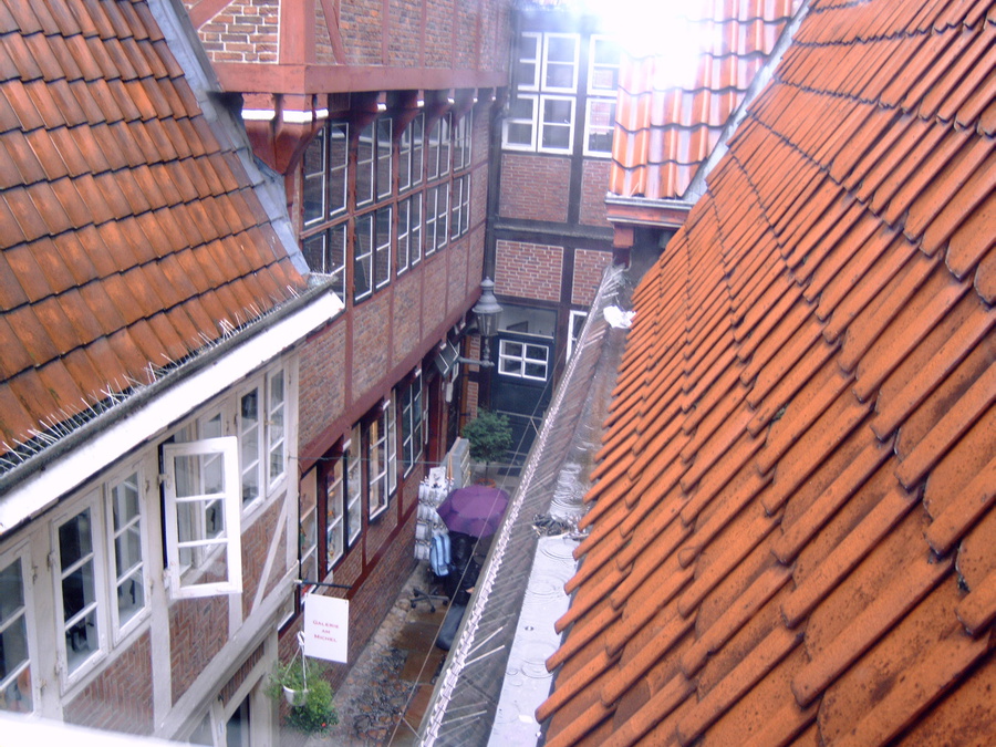 Это квартал вдов. Крохотные дома с крохотными квартирами. Гамбург, Германия