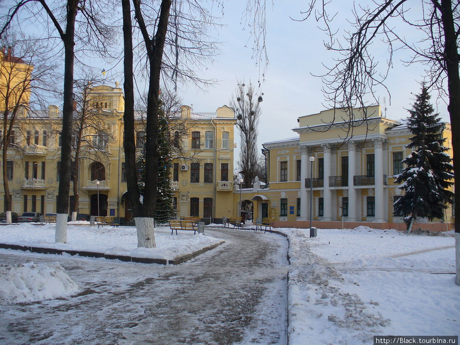 Бывшая городская усадьба Павловых. Сегодня — объединённый военкомат Октябрьского и Ленинского районов Харьков, Украина