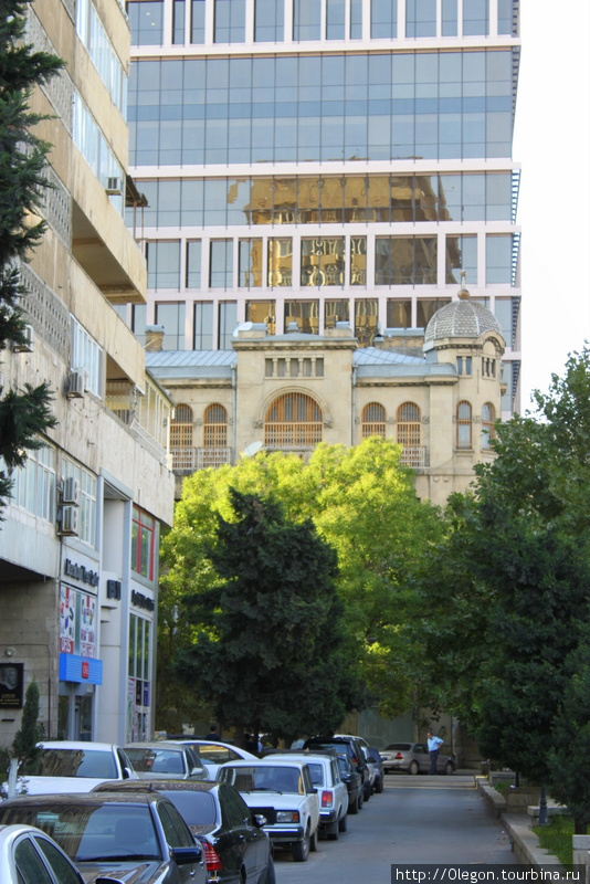 Дом правительства и набережная Баку Баку, Азербайджан