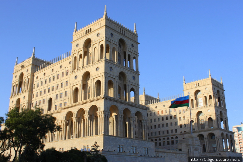 Дом правительства и набережная Баку Баку, Азербайджан
