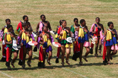Традиционные Свазилендские танцы. По слухам, после таких выступлений король может пополнить свой гарем новой женой.