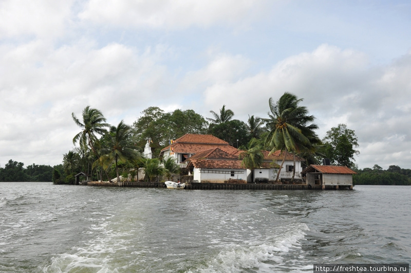 Большой храм в Котдува: островная обитель между небом и водой... Шри-Ланка