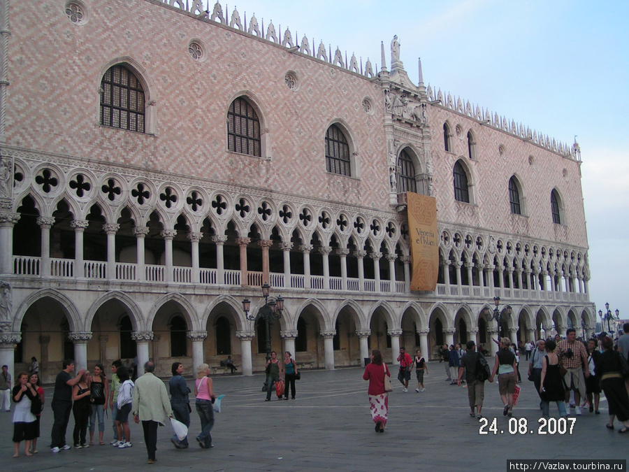 Один из фасадов палаццо Дукале Венеция, Италия