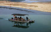 Туристический кораблик на реке Лицзян