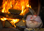 Нет ничего вкуснее, чем зажаренная на углях, да в русской печи курица с картошкой.