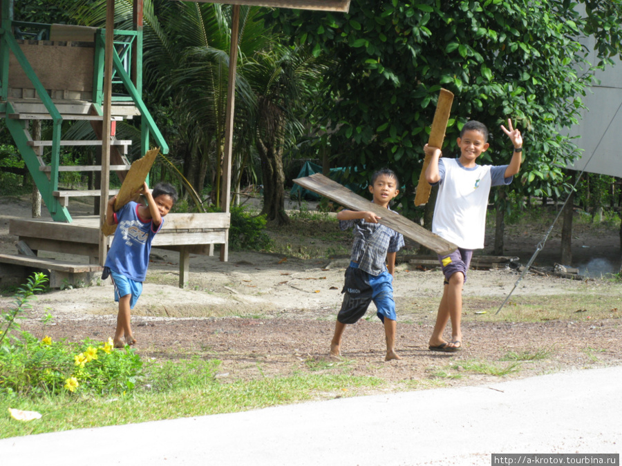 Деревенские дети Штат Сабах, Малайзия