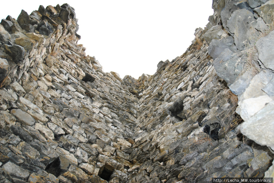 Урс-машыг ( Белая башня) Кударское ущелье, Южная Осетия