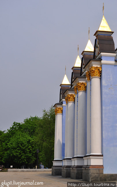 Детали Михайловского монастыря и собора. Киев, Украина