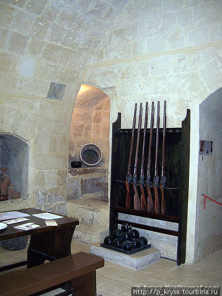 Внутри башни есть все необходимое для проживания Сент-Полс-Бей, Мальта