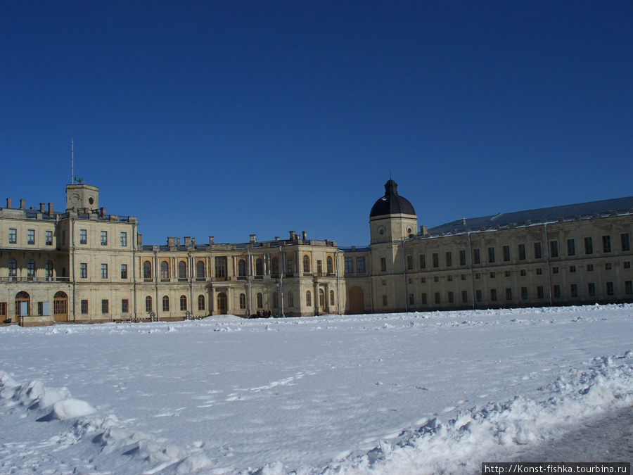 Плац перед дворцом Павла I. Гатчина, Россия