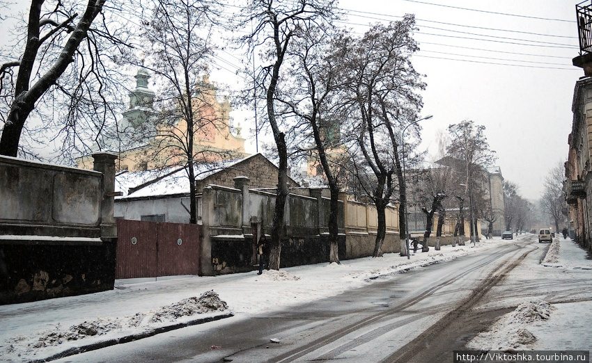 Улица Жовковская в старинном городском районе Пидзамче г. Львова