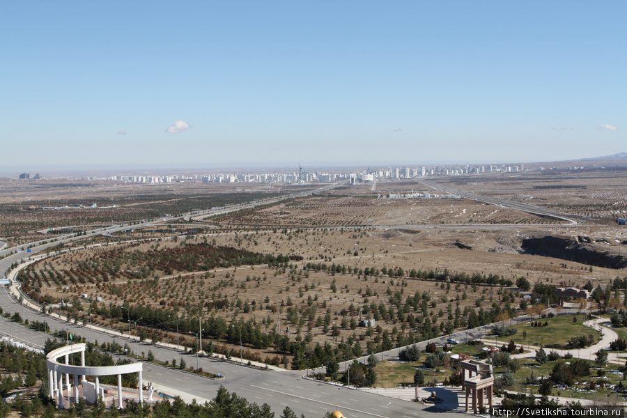 Тропа здоровья вдоль горного хребта Ашхабад, Туркмения