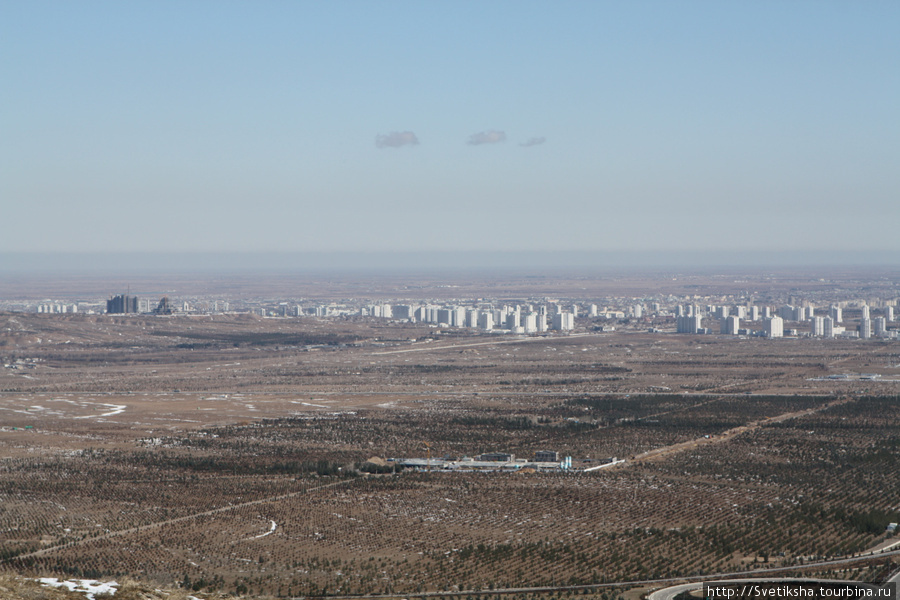 Тропа здоровья вдоль горного хребта Ашхабад, Туркмения