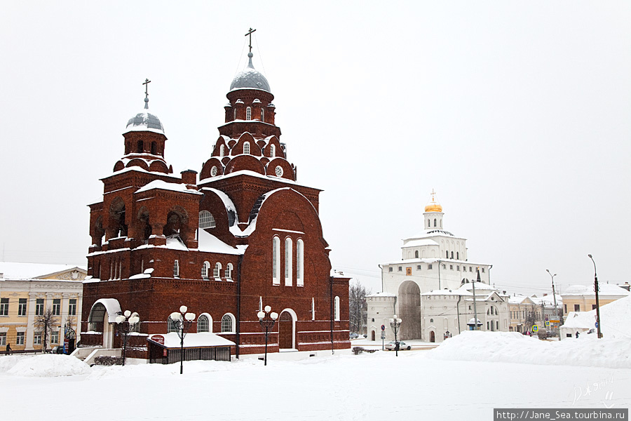 Троицкая церковь и Золотые ворота Владимир, Россия