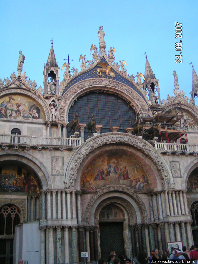 Фрагмент фасада базилики Венеция, Италия