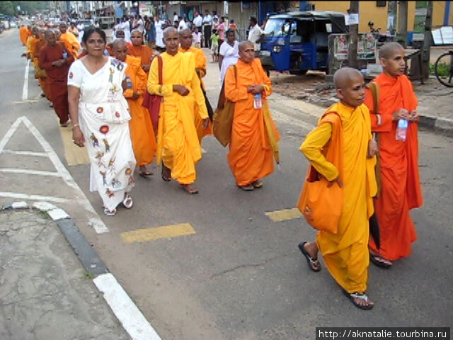Парад в честь полнолуния Анурадхапура, Шри-Ланка