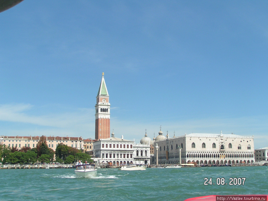 Вид на ансамбль площади Венеция, Италия