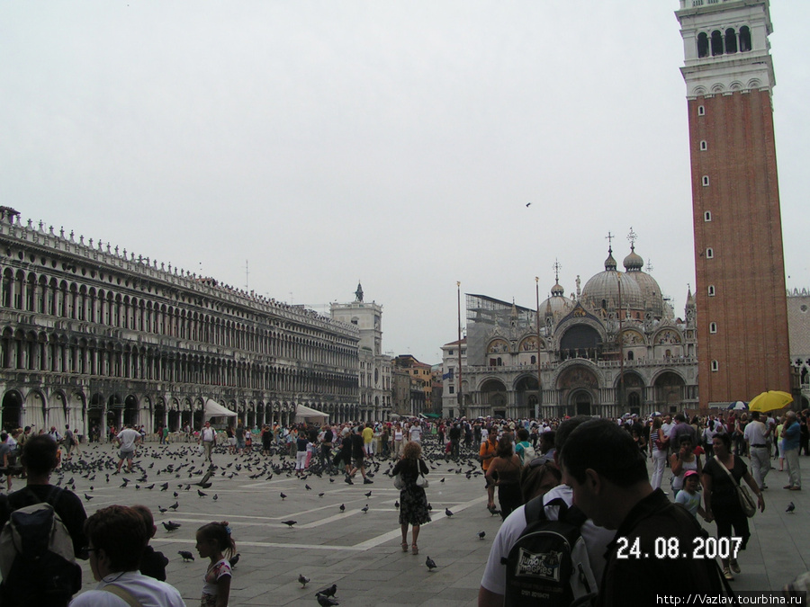 Общий вид площади Венеция, Италия