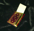 Записная книжечка с карандашом М. И. Цветаевой, найденная в кармане ее фартука (фото из интернета).