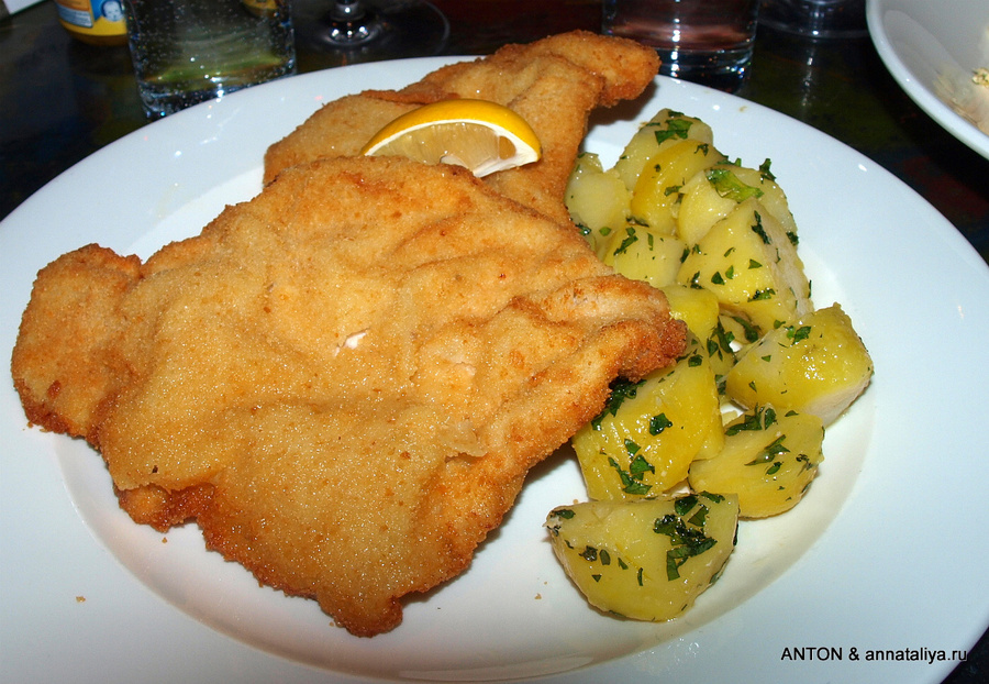 Венский шницель — одно из самых распространенных блюд в Австрии Австрия