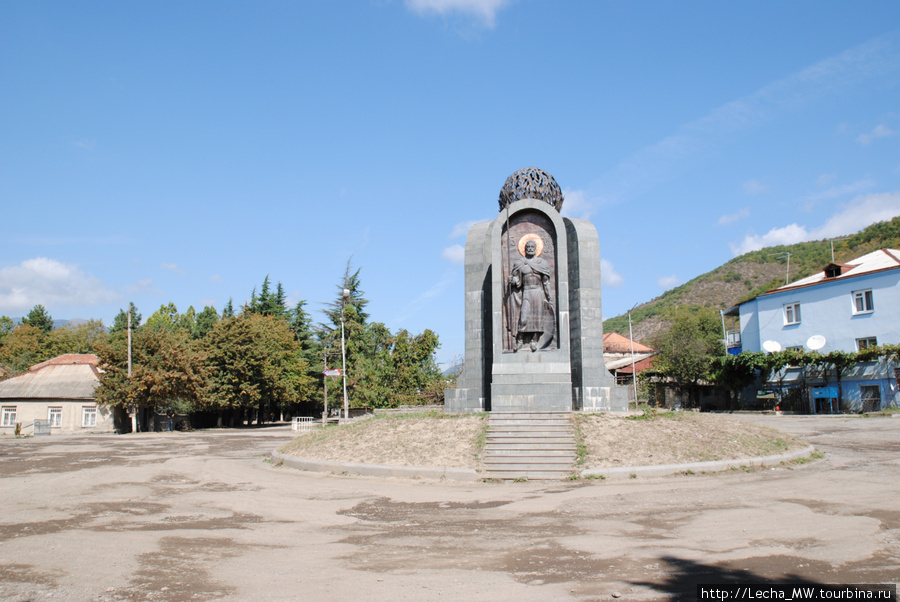 Центральная площадь Ленингора Ксанское ущелье, Южная Осетия