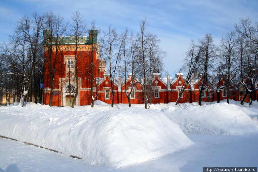 Прогулка по «европейскому» городу Петергоф, Россия