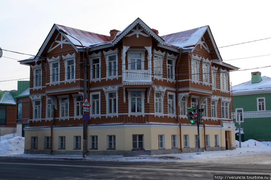 Прогулка по «европейскому» городу Петергоф, Россия