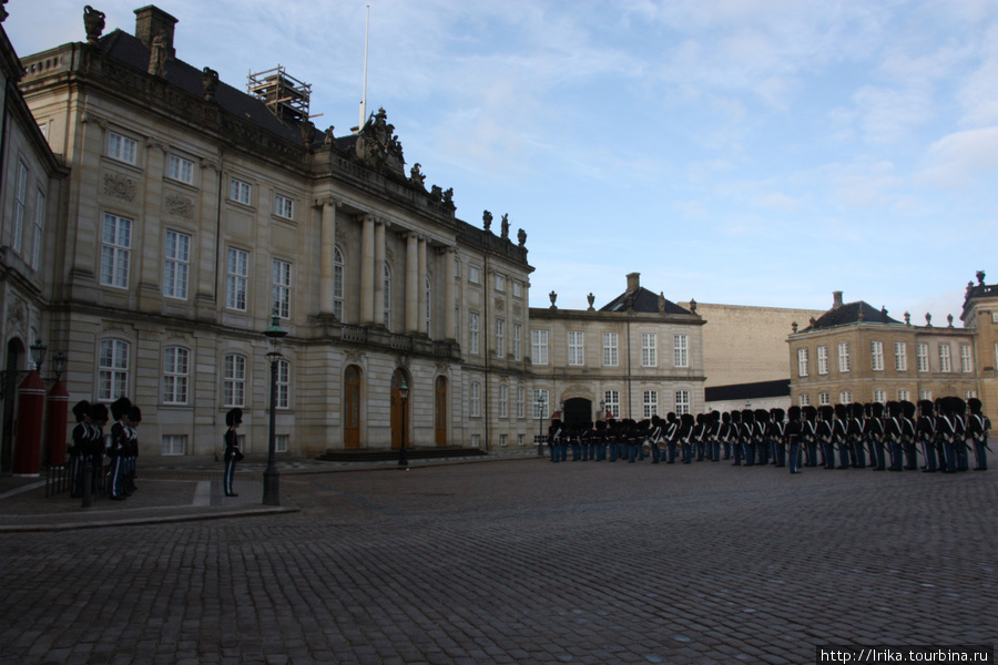 Дворцовый комплекс Амалиенборг (Amalienborg) Копенгаген, Дания