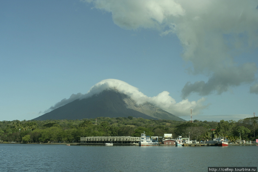 Вулкан Concepcion — главный и действующий Остров Ометепе, Никарагуа