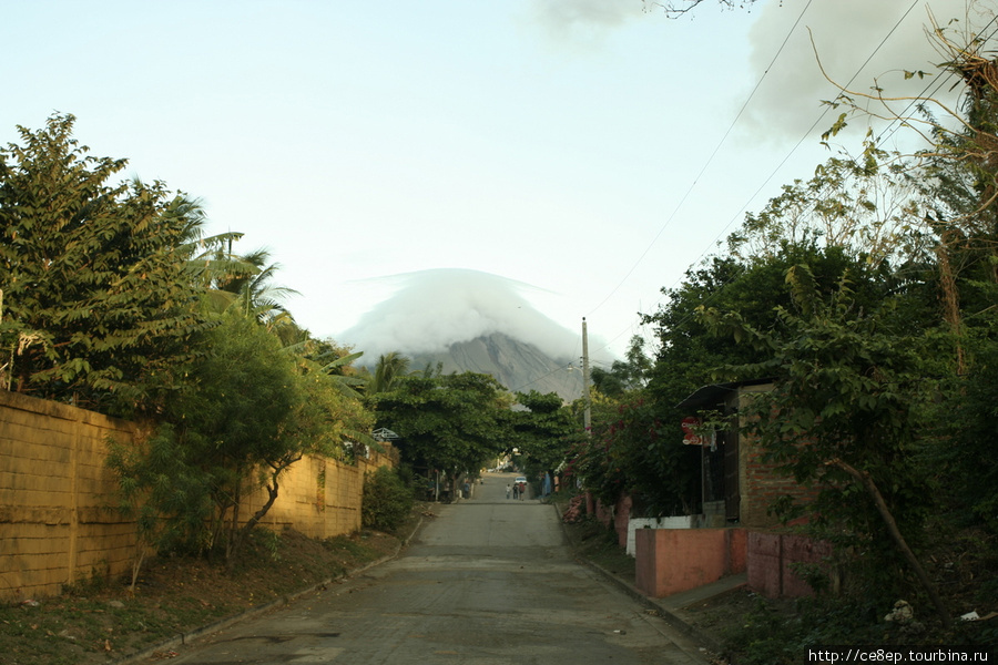 Многие улицы имеют заставкой вулкан Остров Ометепе, Никарагуа
