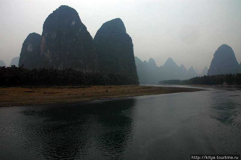 Плывём по реке Лицзян Гуйлинь, Китай