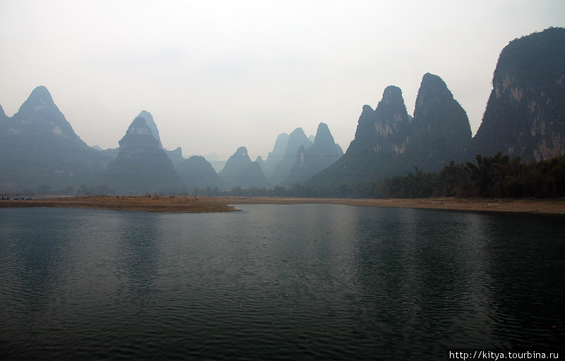 Плывём по реке Лицзян Гуйлинь, Китай