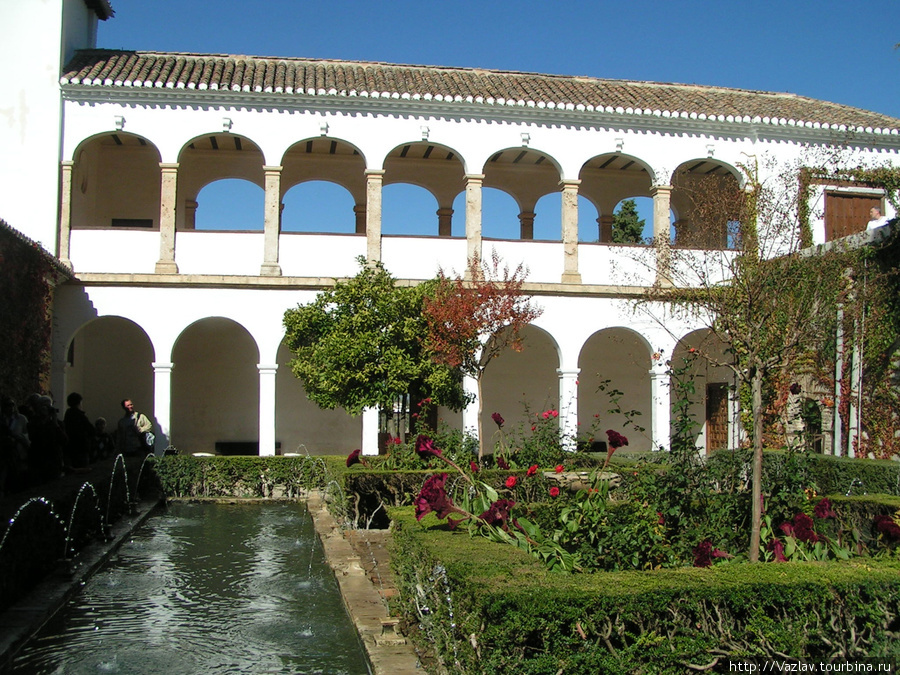 Водный дворик Гранада, Испания