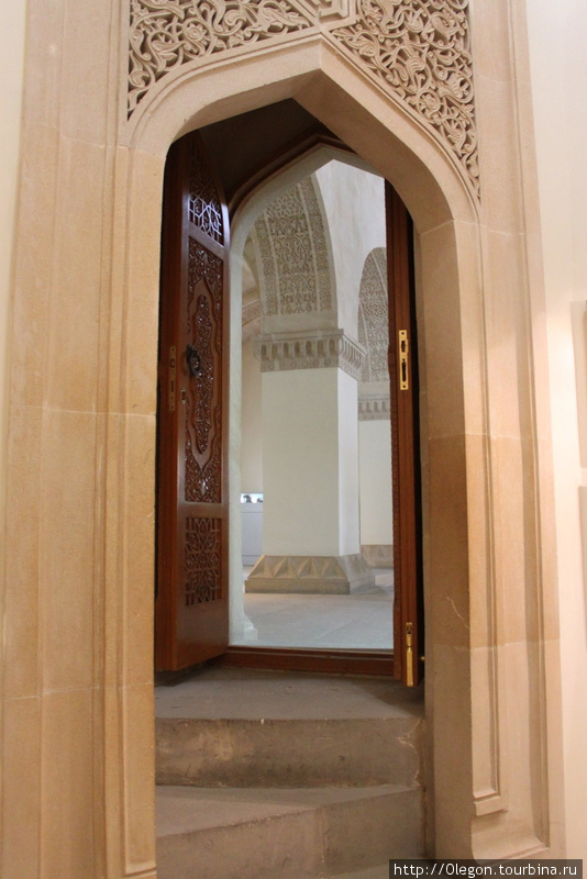Экспонаты в музее дворца Ширваншахов Баку, Азербайджан