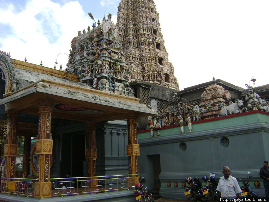 Индуистский храм в Матале — Шри Муттамариамман . Это по дороге Бентота, Шри-Ланка