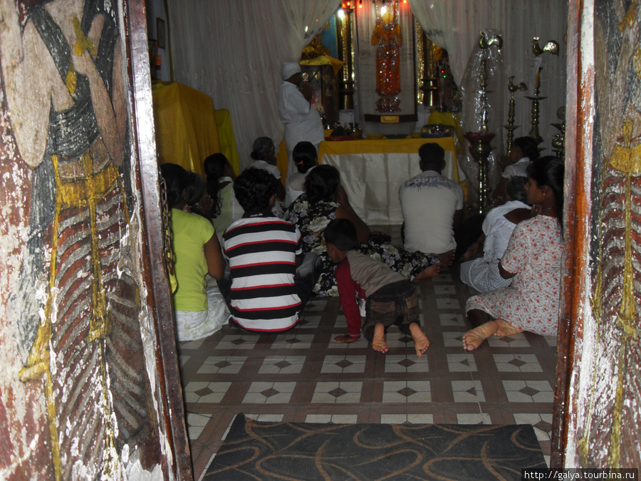 А это индуистский храм в Канди Бентота, Шри-Ланка