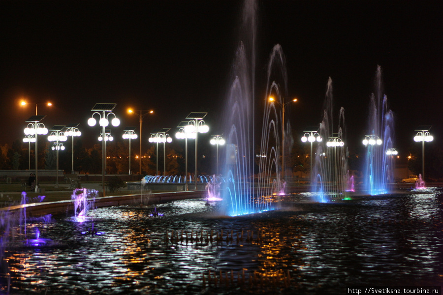 Огузхан и сыновья - крупнейший в мире фонтанный комплекс Ашхабад, Туркмения