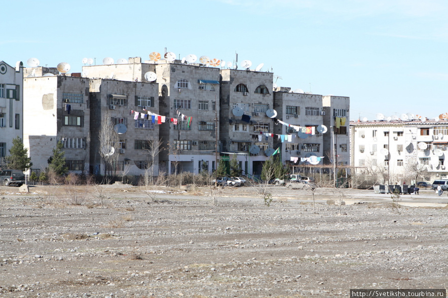 Погода таврический туркменский. Туркмения Красноводск. Красноводск Туркменистан аэропорт. Поселок Бекдаш Туркмения. Казанджик Туркменистан.