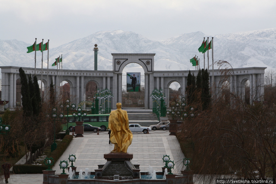Стальные алхетинские скакуны Ашхабад, Туркмения