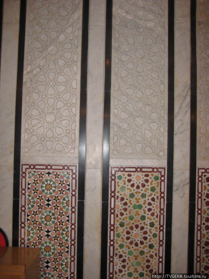 Фрагмент мозаики на стене новой мечети Иордания