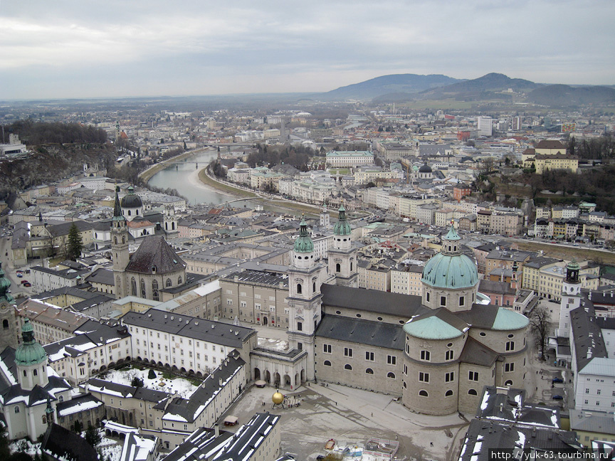 вид на город из крепости Зальцбург, Австрия
