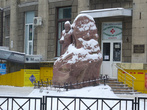 Памятник И.И. Мечникову напротив здания НИИ микробиологии и иммунологии имени И.И. Мечникова