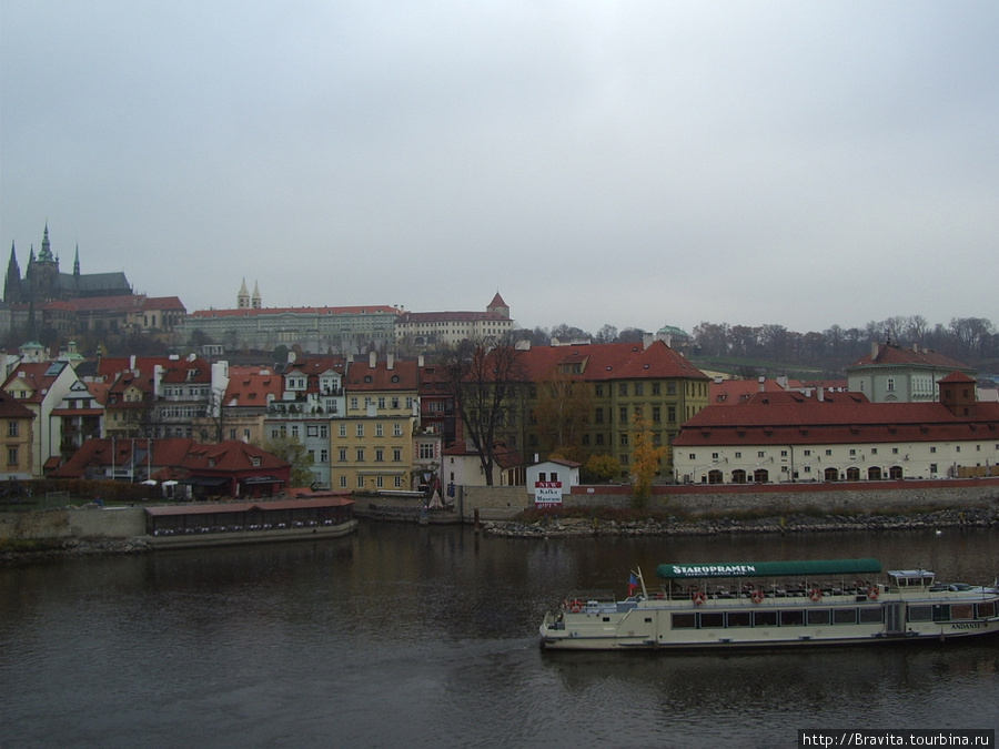 Река Влтава в ноябре Прага, Чехия