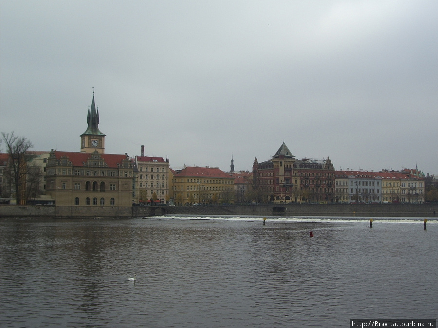 Река Влтава в ноябре Прага, Чехия