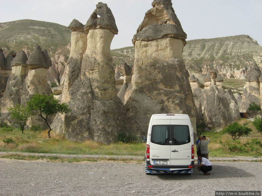 Наш экскурсионный ,очень комфортный, автомобильчик. Каппадокия - Гереме Национальный Парк, Турция