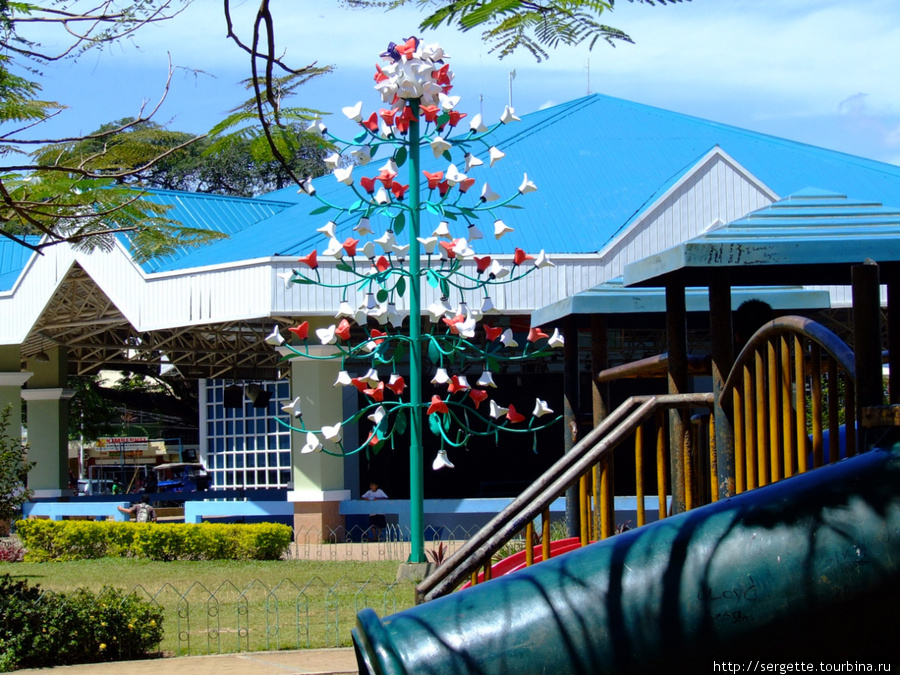 Мендоса парк для детей Пуэрто-Принсеса, остров Палаван, Филиппины