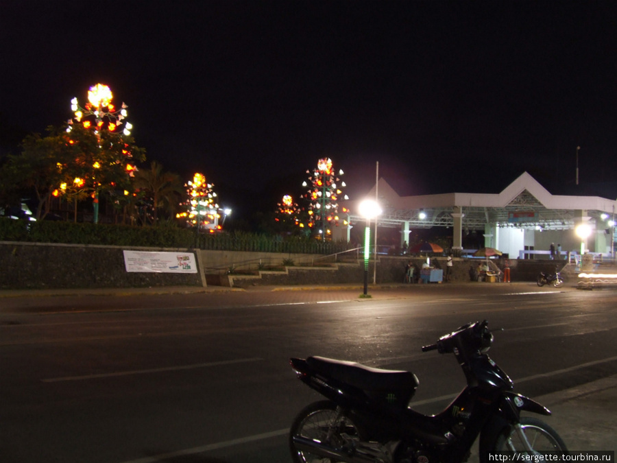 Ночные улицы ПП Пуэрто-Принсеса, остров Палаван, Филиппины