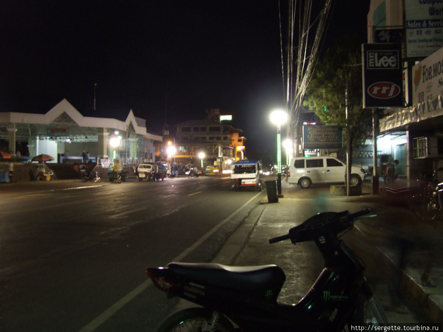 Ночные улицы ПП Пуэрто-Принсеса, остров Палаван, Филиппины
